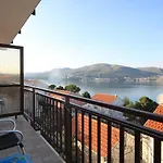 Apartment Seaside Apartments With A Swimming Pool Okrug Donji, Ciovo - 8664 Trogir