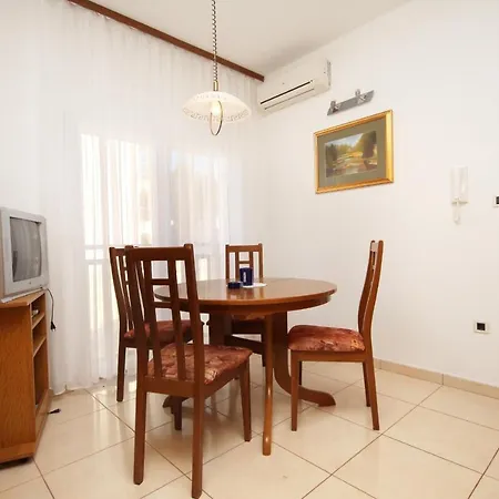 Seaside Apartments With A Swimming Pool Okrug Donji, Ciovo - 8664 * Трогир