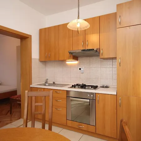 Seaside Apartments With A Swimming Pool Okrug Donji, Ciovo - 8664 Трогир