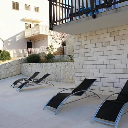 Seaside Apartments With A Swimming Pool Okrug Donji, Ciovo - 8664 * Trogir