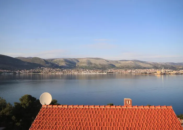 Seaside Apartments With A Swimming Pool Okrug Donji, Ciovo - 8664 Apartment Trogir