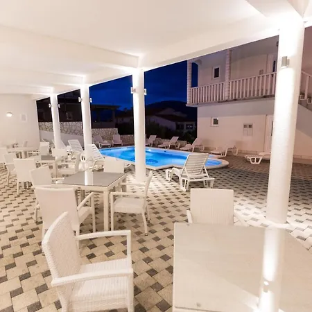 Appartement Seaside With A Swimming Pool Okrug Donji, Ciovo - 8664 Trogir