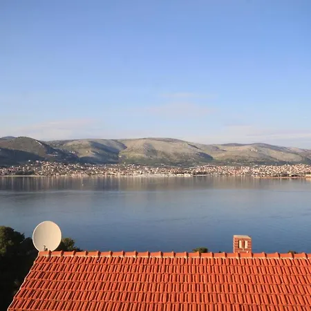 Seaside With A Swimming Pool Okrug Donji, Ciovo - 8664 Appartement Trogir
