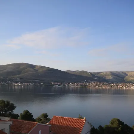 Appartement Seaside With A Swimming Pool Okrug Donji, Ciovo - 8664 *