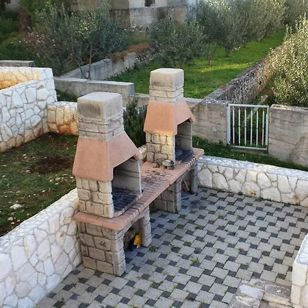 Seaside With A Swimming Pool Okrug Donji, Ciovo - 8664 * Trogir