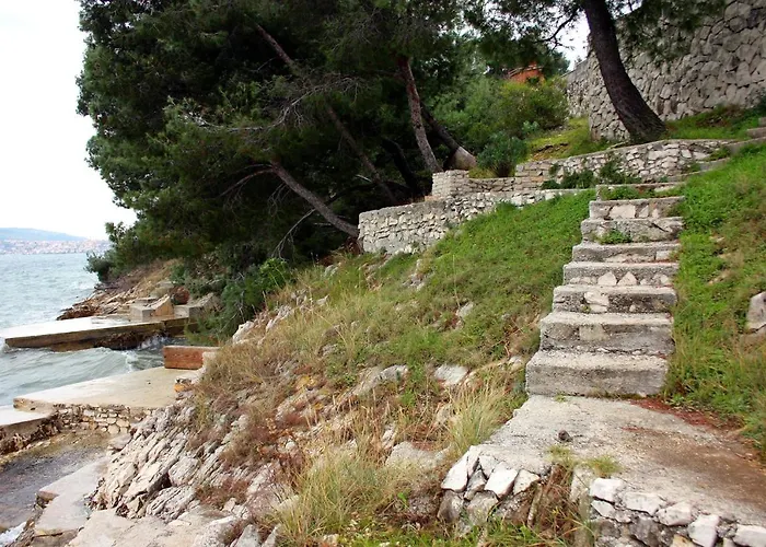 Seaside With A Swimming Pool Okrug Donji, Ciovo - 8664 * Trogir