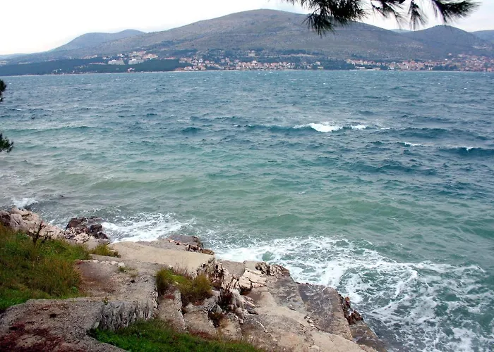 Appartement Seaside With A Swimming Pool Okrug Donji, Ciovo - 8664 Trogir