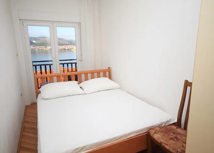 Appartement Seaside With A Swimming Pool Okrug Donji, Ciovo - 8664 Trogir